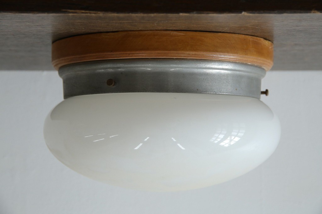 和製アンティーク　木製台座が温かみを添えるレトロなシーリングライト　(R-085774)