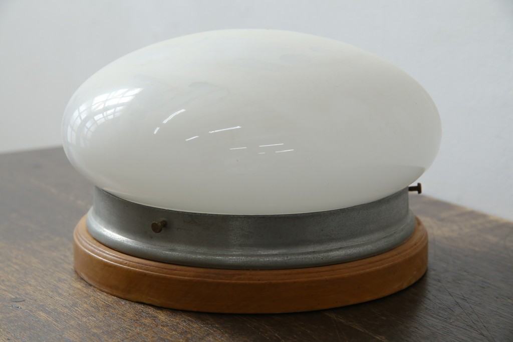 和製アンティーク　木製台座が温かみを添えるレトロなシーリングライト　(R-085774)