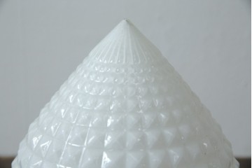 和製アンティーク　大正期　ダイヤモンドポイントが印象的なプレスガラスのウォールライト　(R-085776)