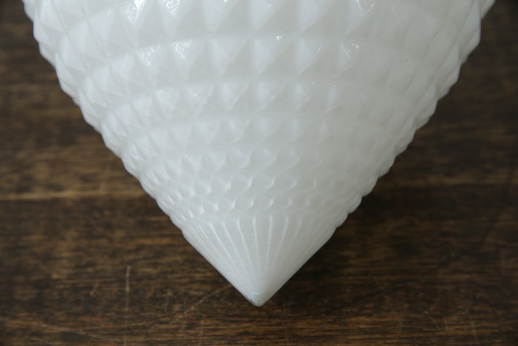 和製アンティーク　大正期　ダイヤモンドポイントが印象的なプレスガラスのウォールライト　(R-085776)