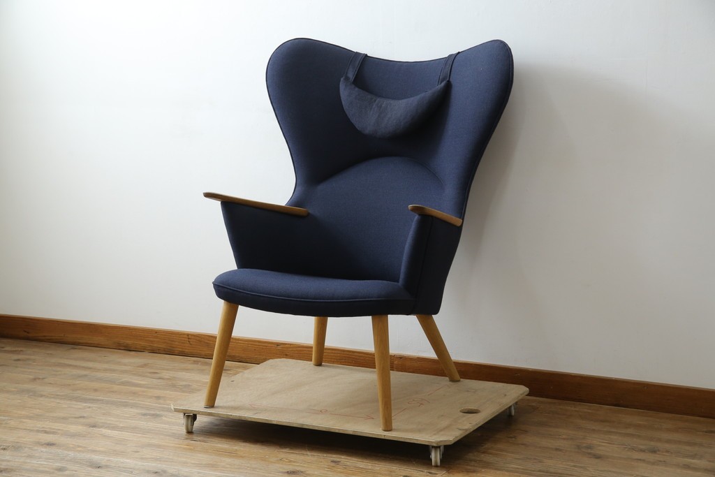 中古　CARL HANSEN & SON(カール・ハンセン&サン)　Hans J. Wegner(ハンス・J・ウェグナー)デザイン CH78　ネックピロー付きママベアチェア(MAMA BEAR CHAIR)　定価約70万円　(R-085777)