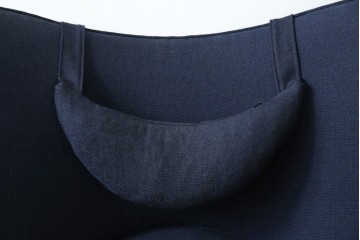 中古　CARL HANSEN & SON(カール・ハンセン&サン)　Hans J. Wegner(ハンス・J・ウェグナー)デザイン CH78　ネックピロー付きママベアチェア(MAMA BEAR CHAIR)　定価約70万円　(R-085777)