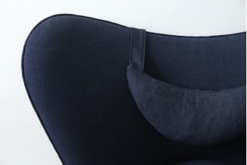 中古　CARL HANSEN & SON(カール・ハンセン&サン)　Hans J. Wegner(ハンス・J・ウェグナー)デザイン CH78　ネックピロー付きママベアチェア(MAMA BEAR CHAIR)　定価約70万円　(R-085777)