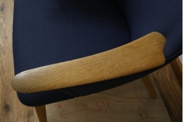 中古　CARL HANSEN & SON(カール・ハンセン&サン)　Hans J. Wegner(ハンス・J・ウェグナー)デザイン CH78　ネックピロー付きママベアチェア(MAMA BEAR CHAIR)　定価約70万円　(R-085777)