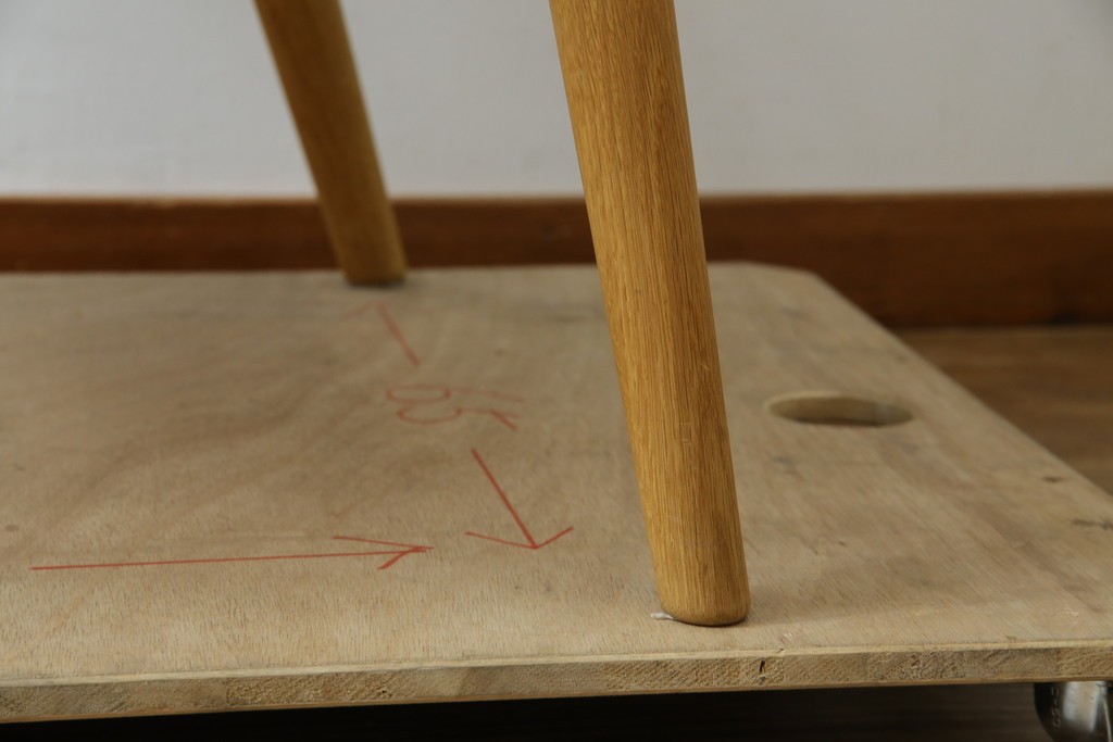 中古　CARL HANSEN & SON(カール・ハンセン&サン)　Hans J. Wegner(ハンス・J・ウェグナー)デザイン CH78　ネックピロー付きママベアチェア(MAMA BEAR CHAIR)　定価約70万円　(R-085777)