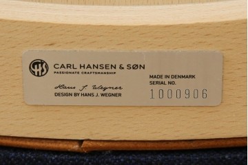 中古　CARL HANSEN & SON(カール・ハンセン&サン)　Hans J. Wegner(ハンス・J・ウェグナー)デザイン CH78　ネックピロー付きママベアチェア(MAMA BEAR CHAIR)　定価約70万円　(R-085777)