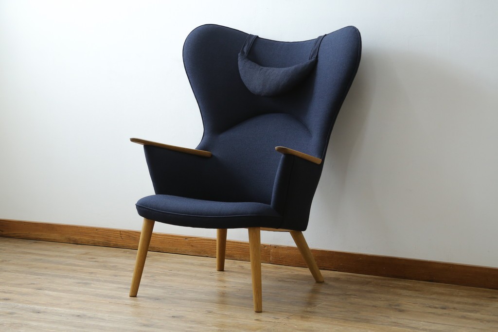 中古　CARL HANSEN & SON(カール・ハンセン&サン)　Hans J. Wegner(ハンス・J・ウェグナー)デザイン CH78　ネックピロー付きママベアチェア(MAMA BEAR CHAIR)　定価約70万円　(R-085777)
