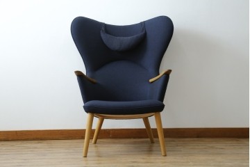 中古　CARL HANSEN & SON(カール・ハンセン&サン)　Hans J. Wegner(ハンス・J・ウェグナー)デザイン CH78　ネックピロー付きママベアチェア(MAMA BEAR CHAIR)　定価約70万円　(R-085777)