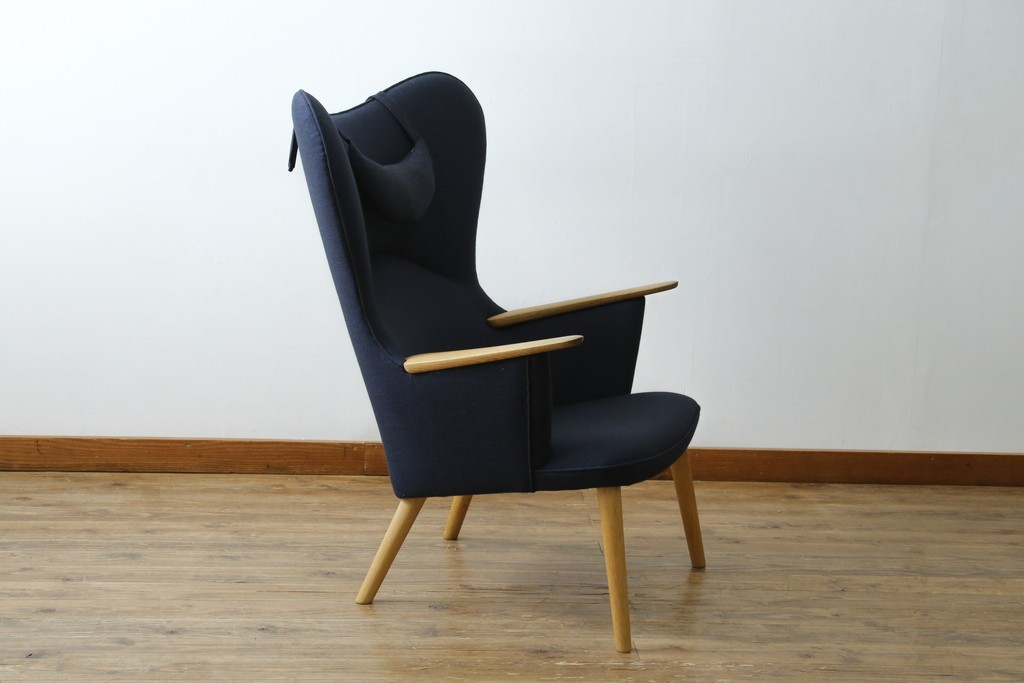 中古　CARL HANSEN & SON(カール・ハンセン&サン)　Hans J. Wegner(ハンス・J・ウェグナー)デザイン CH78　ネックピロー付きママベアチェア(MAMA BEAR CHAIR)　定価約70万円　(R-085777)