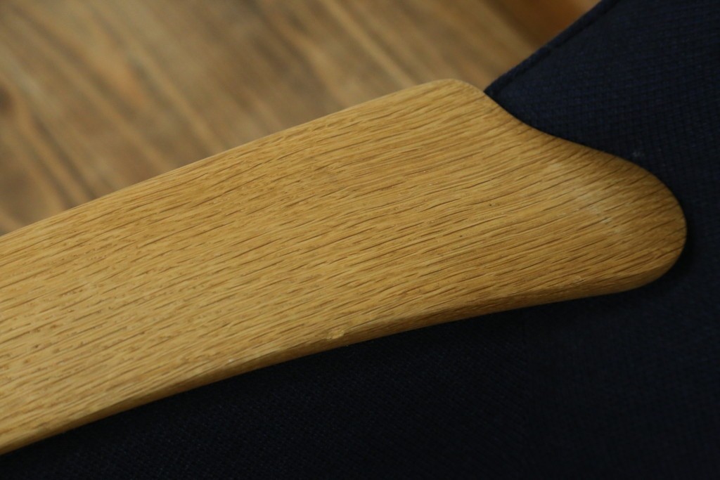 中古　CARL HANSEN & SON(カール・ハンセン&サン)　Hans J. Wegner(ハンス・J・ウェグナー)デザイン CH78　ネックピロー付きママベアチェア(MAMA BEAR CHAIR)　定価約70万円　(R-085777)