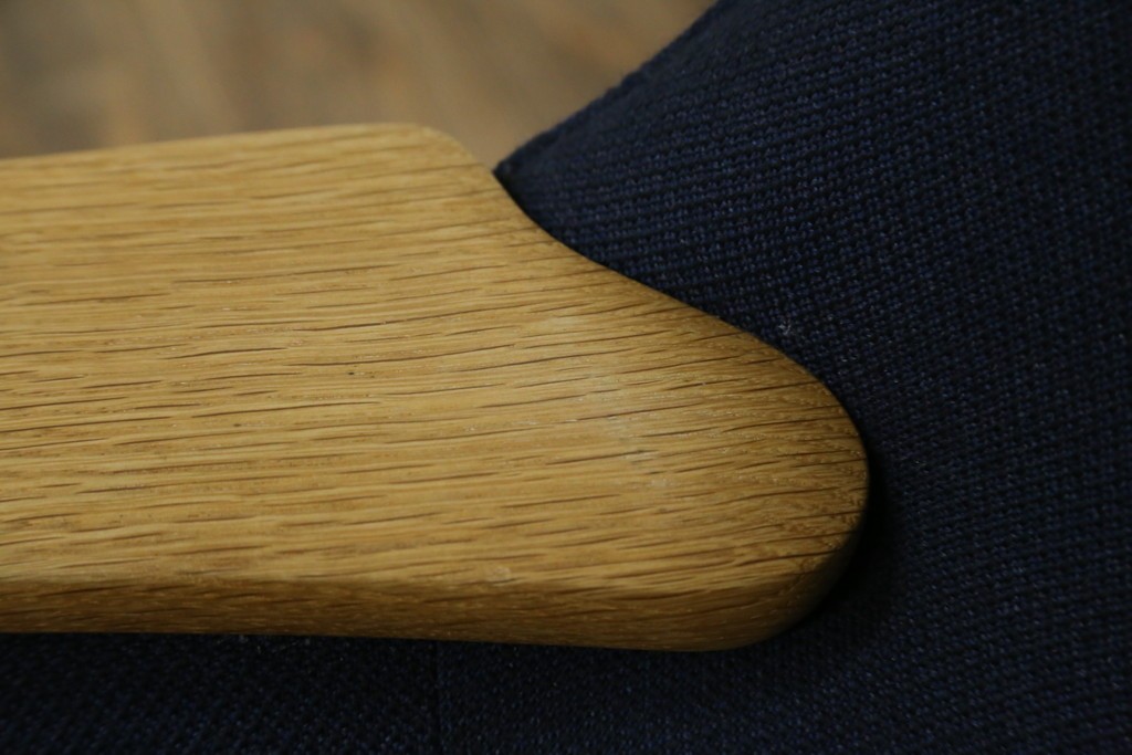 中古　CARL HANSEN & SON(カール・ハンセン&サン)　Hans J. Wegner(ハンス・J・ウェグナー)デザイン CH78　ネックピロー付きママベアチェア(MAMA BEAR CHAIR)　定価約70万円　(R-085777)