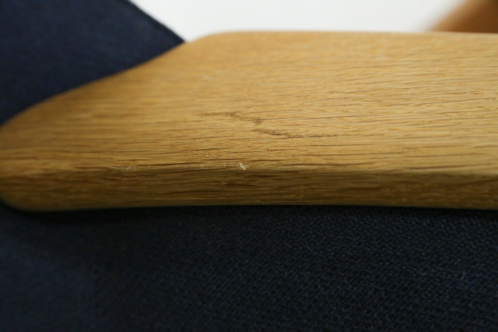 中古　CARL HANSEN & SON(カール・ハンセン&サン)　Hans J. Wegner(ハンス・J・ウェグナー)デザイン CH78　ネックピロー付きママベアチェア(MAMA BEAR CHAIR)　定価約70万円　(R-085777)