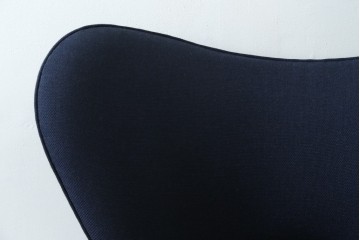 中古　CARL HANSEN & SON(カール・ハンセン&サン)　Hans J. Wegner(ハンス・J・ウェグナー)デザイン CH78　ネックピロー付きママベアチェア(MAMA BEAR CHAIR)　定価約70万円　(R-085777)