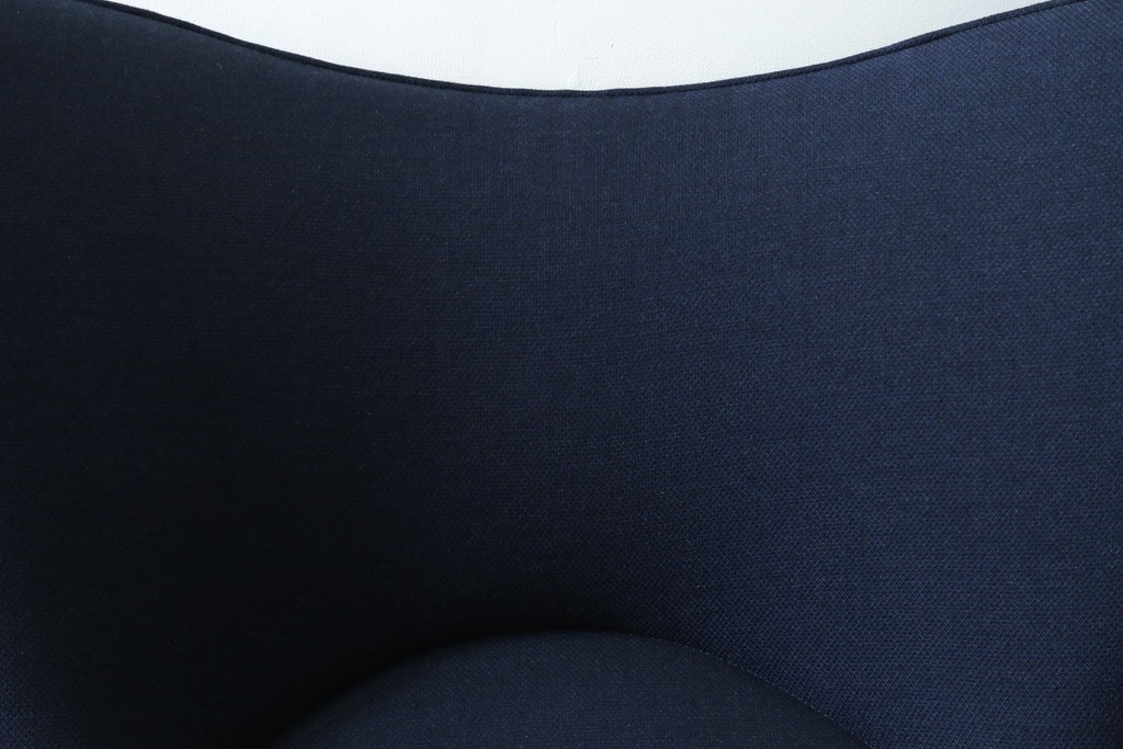 中古　CARL HANSEN & SON(カール・ハンセン&サン)　Hans J. Wegner(ハンス・J・ウェグナー)デザイン CH78　ネックピロー付きママベアチェア(MAMA BEAR CHAIR)　定価約70万円　(R-085777)