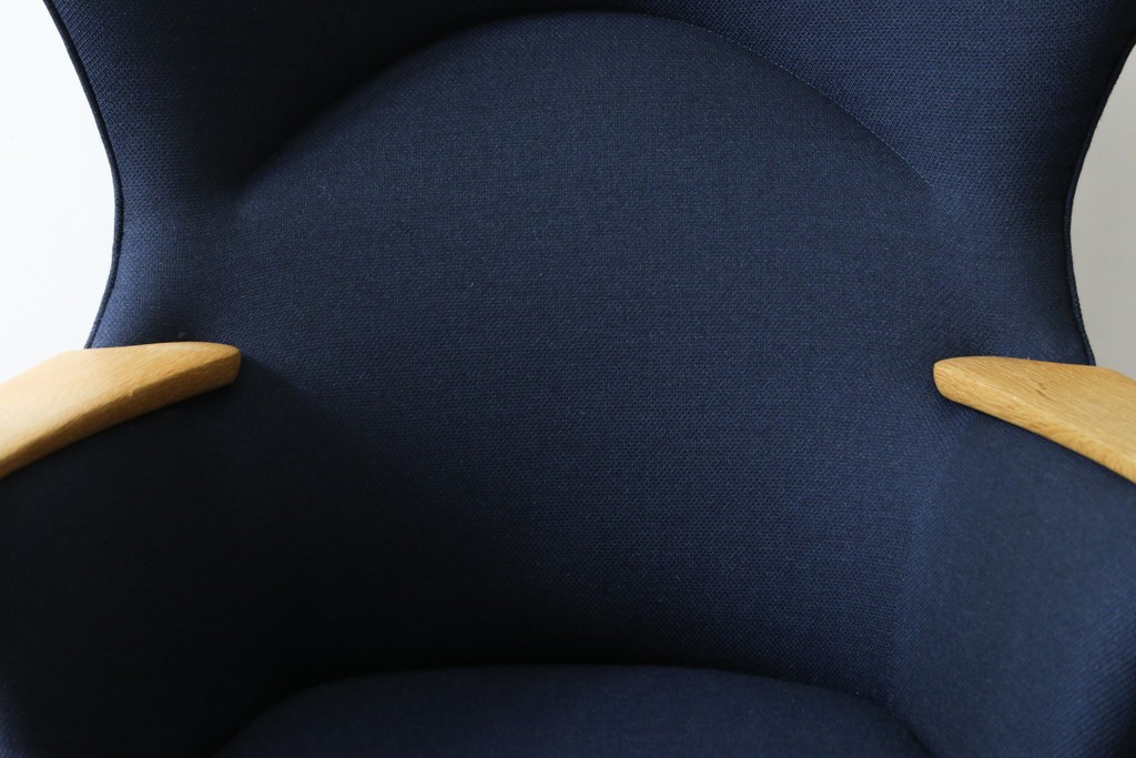 中古　CARL HANSEN & SON(カール・ハンセン&サン)　Hans J. Wegner(ハンス・J・ウェグナー)デザイン CH78　ネックピロー付きママベアチェア(MAMA BEAR CHAIR)　定価約70万円　(R-085777)