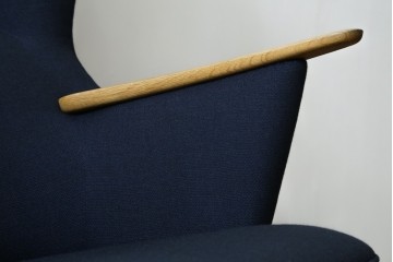 中古　CARL HANSEN & SON(カール・ハンセン&サン)　Hans J. Wegner(ハンス・J・ウェグナー)デザイン CH78　ネックピロー付きママベアチェア(MAMA BEAR CHAIR)　定価約70万円　(R-085777)