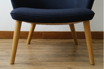 中古　CARL HANSEN & SON(カール・ハンセン&サン)　Hans J. Wegner(ハンス・J・ウェグナー)デザイン CH78　ネックピロー付きママベアチェア(MAMA BEAR CHAIR)　定価約70万円　(R-085777)