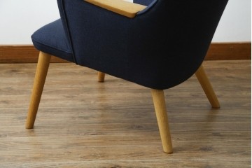 中古　CARL HANSEN & SON(カール・ハンセン&サン)　Hans J. Wegner(ハンス・J・ウェグナー)デザイン CH78　ネックピロー付きママベアチェア(MAMA BEAR CHAIR)　定価約70万円　(R-085777)