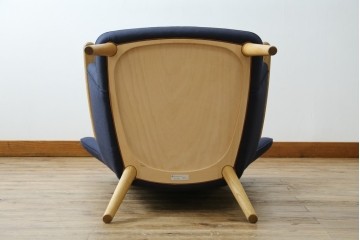 中古　CARL HANSEN & SON(カール・ハンセン&サン)　Hans J. Wegner(ハンス・J・ウェグナー)デザイン CH78　ネックピロー付きママベアチェア(MAMA BEAR CHAIR)　定価約70万円　(R-085777)