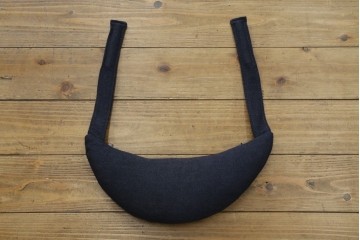 中古　CARL HANSEN & SON(カール・ハンセン&サン)　Hans J. Wegner(ハンス・J・ウェグナー)デザイン CH78　ネックピロー付きママベアチェア(MAMA BEAR CHAIR)　定価約70万円　(R-085777)