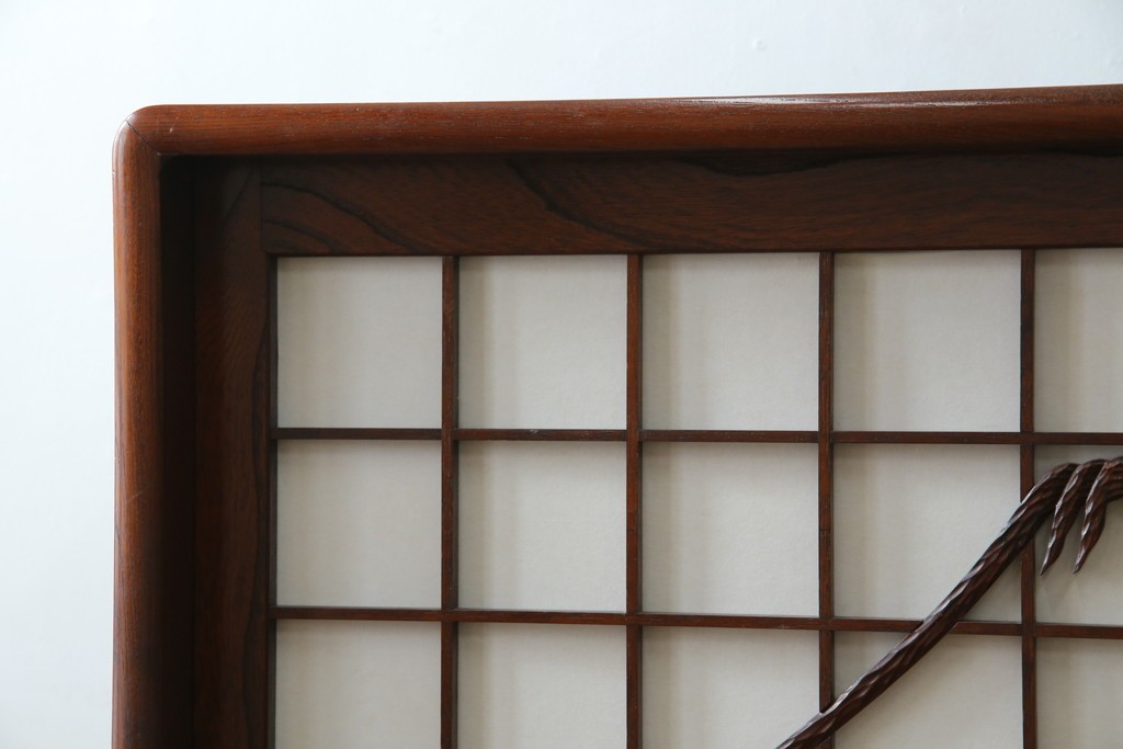 中古　美品　希少デザイン　駿河民芸　富士・松・帆船の彫刻入り障子戸の茶箪笥　(R-085779)