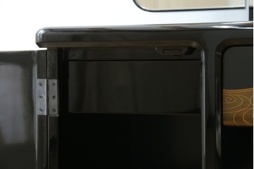 中古　美品　輪島塗り　花に雀の図が描かれた三面鏡台とスツールのセット　定価約180万円　(R-085780)