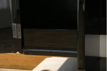 中古　美品　輪島塗り　花に雀の図が描かれた三面鏡台とスツールのセット　定価約180万円　(R-085780)