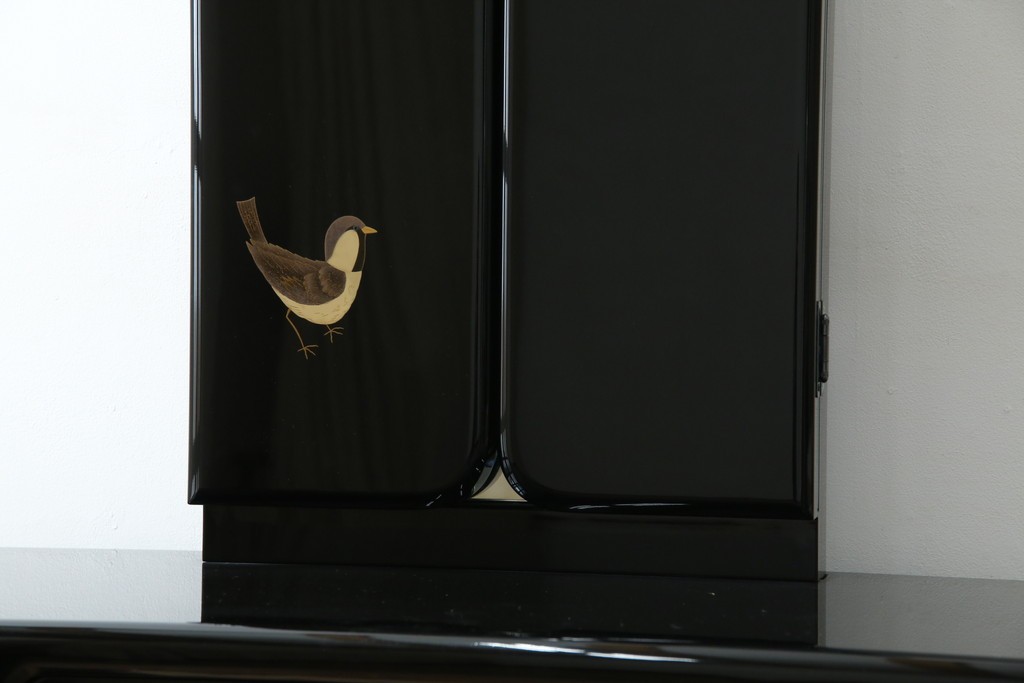 中古　美品　輪島塗り　花に雀の図が描かれた三面鏡台とスツールのセット　定価約180万円　(R-085780)