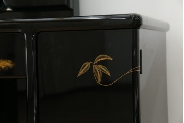 中古　美品　輪島塗り　花に雀の図が描かれた三面鏡台とスツールのセット　定価約180万円　(R-085780)