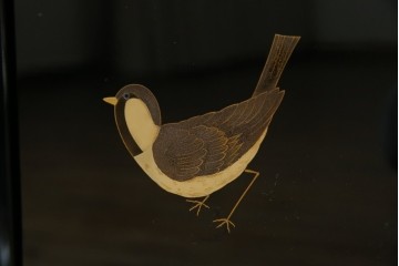 中古　美品　輪島塗り　花に雀の図が描かれた三面鏡台とスツールのセット　定価約180万円　(R-085780)