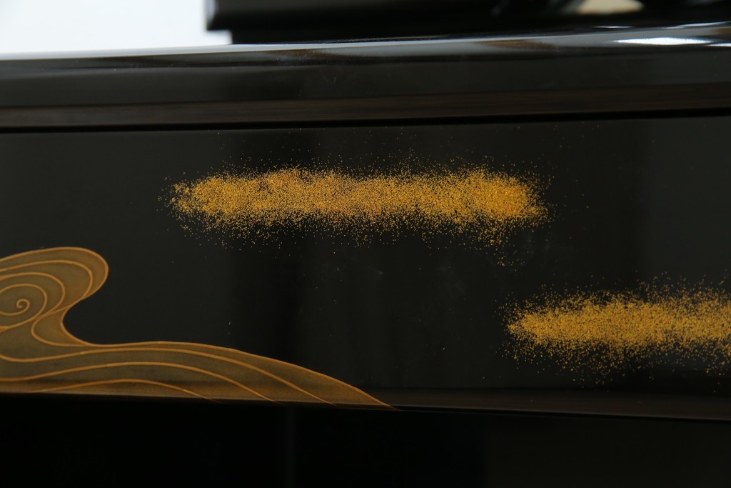 中古　美品　輪島塗り　花に雀の図が描かれた三面鏡台とスツールのセット　定価約180万円　(R-085780)