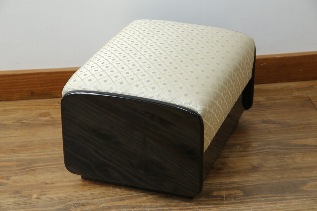 中古　美品　輪島塗り　花に雀の図が描かれた三面鏡台とスツールのセット　定価約180万円　(R-085780)