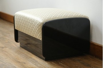 中古　美品　輪島塗り　花に雀の図が描かれた三面鏡台とスツールのセット　定価約180万円　(R-085780)