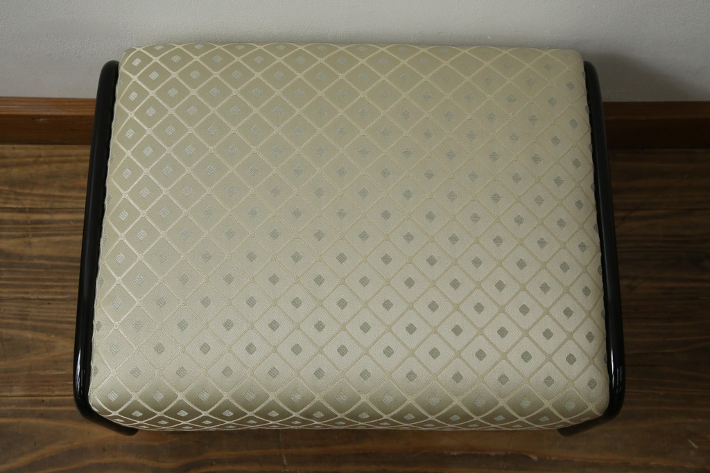 中古　美品　輪島塗り　花に雀の図が描かれた三面鏡台とスツールのセット　定価約180万円　(R-085780)