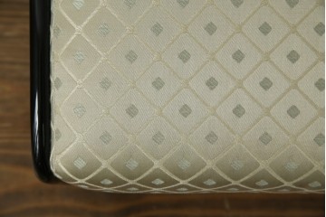 中古　美品　輪島塗り　花に雀の図が描かれた三面鏡台とスツールのセット　定価約180万円　(R-085780)