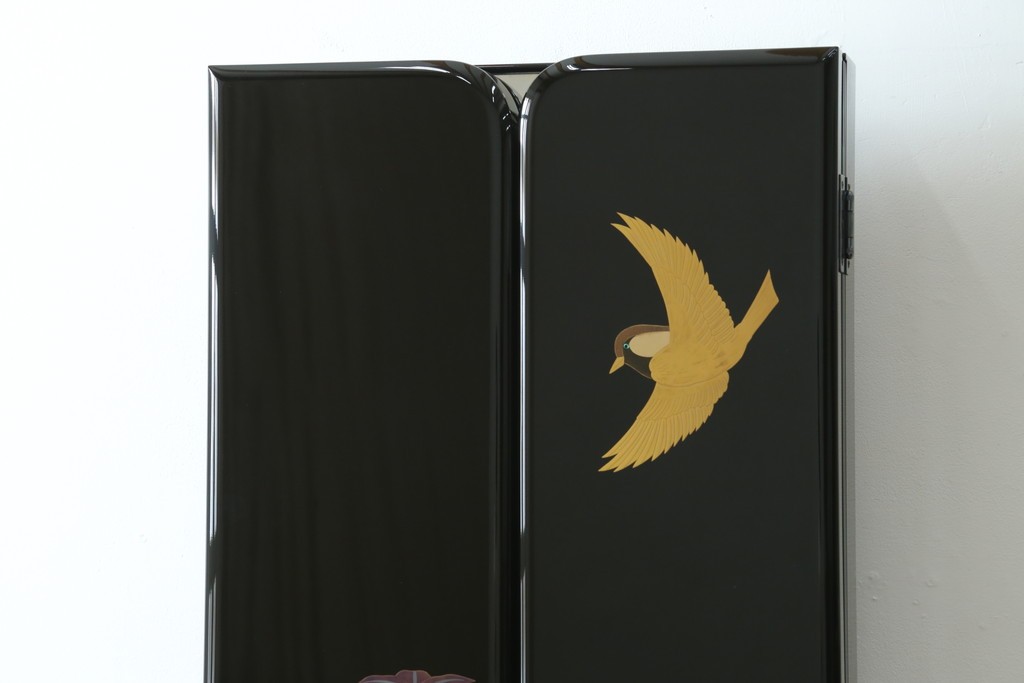 中古　美品　輪島塗り　花に雀の図が描かれた三面鏡台とスツールのセット　定価約180万円　(R-085780)
