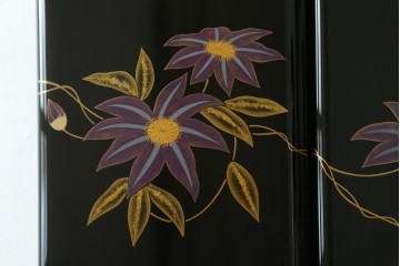 中古　美品　輪島塗り　花に雀の図が描かれた三面鏡台とスツールのセット　定価約180万円　(R-085780)