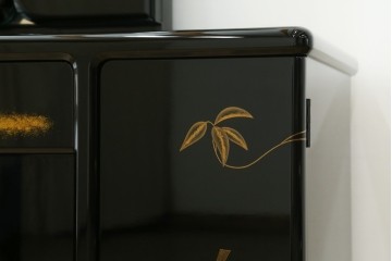 中古　美品　輪島塗り　花に雀の図が描かれた三面鏡台とスツールのセット　定価約180万円　(R-085780)