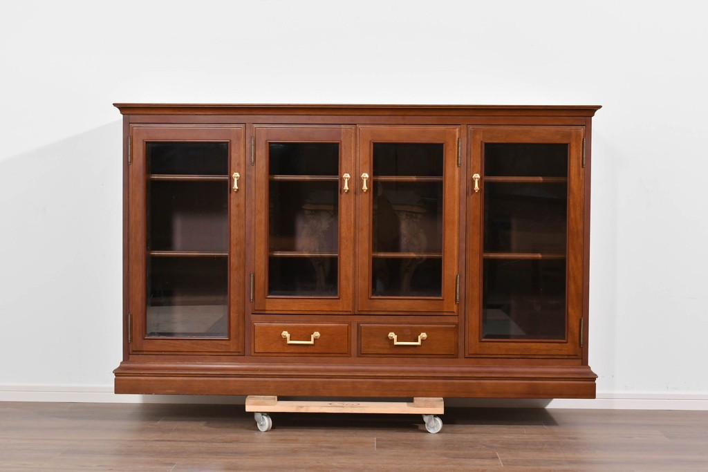 中古　美品　希少な廃番品　maruni(マルニ木工)　地中海ロイヤルシリーズ(ROYAL)　ゴールドの取手と面取り加工が上品なサイドボード　定価30万円相当　(R-085782)