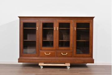 中古　美品　希少な廃番品　maruni(マルニ木工)　地中海ロイヤルシリーズ(ROYAL)　ゴールドの取手と面取り加工が上品なサイドボード　定価30万円相当　(R-085782)