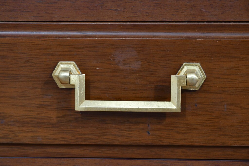 中古　美品　希少な廃番品　maruni(マルニ木工)　地中海ロイヤルシリーズ(ROYAL)　ゴールドの取手と面取り加工が上品なサイドボード　定価30万円相当　(R-085782)