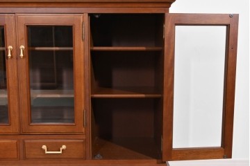 中古　美品　希少な廃番品　maruni(マルニ木工)　地中海ロイヤルシリーズ(ROYAL)　ゴールドの取手と面取り加工が上品なサイドボード　定価30万円相当　(R-085782)