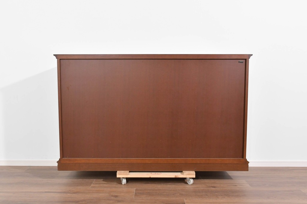 中古　美品　希少な廃番品　maruni(マルニ木工)　地中海ロイヤルシリーズ(ROYAL)　ゴールドの取手と面取り加工が上品なサイドボード　定価30万円相当　(R-085782)