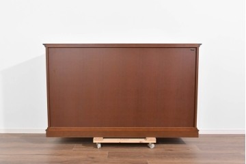 中古　美品　希少な廃番品　maruni(マルニ木工)　地中海ロイヤルシリーズ(ROYAL)　ゴールドの取手と面取り加工が上品なサイドボード　定価30万円相当　(R-085782)