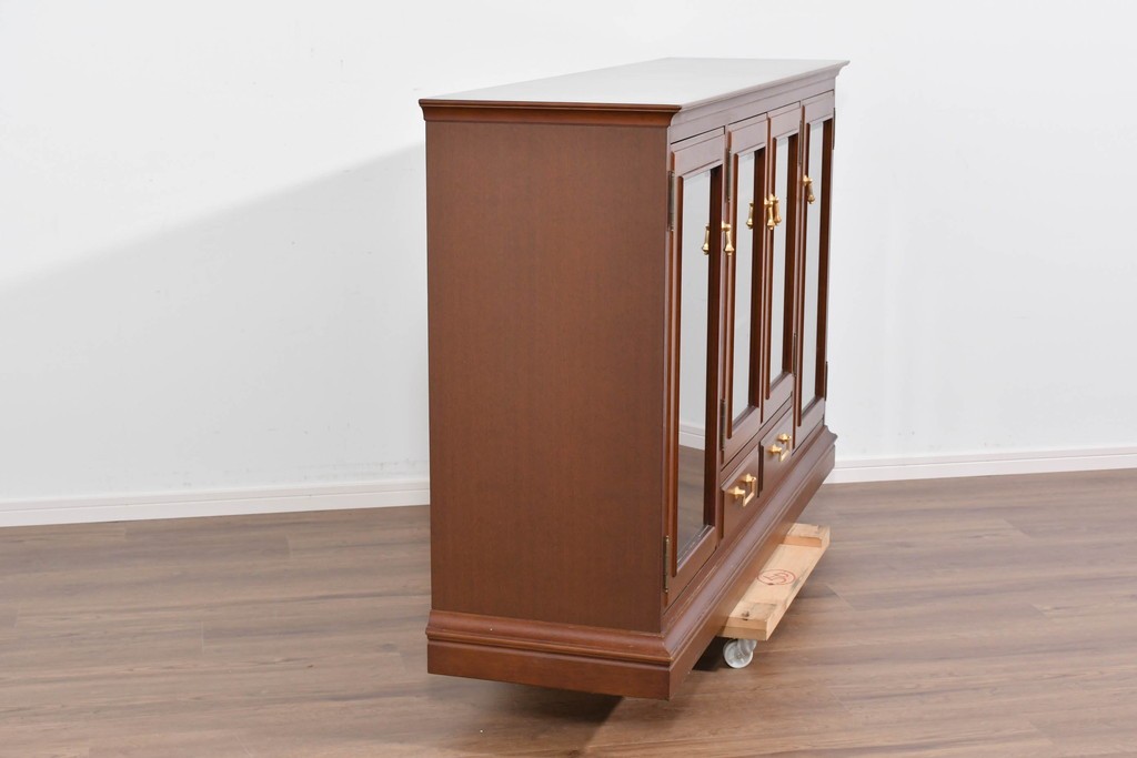 中古　美品　希少な廃番品　maruni(マルニ木工)　地中海ロイヤルシリーズ(ROYAL)　ゴールドの取手と面取り加工が上品なサイドボード　定価30万円相当　(R-085782)