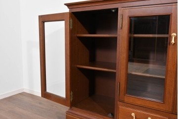 中古　美品　希少な廃番品　maruni(マルニ木工)　地中海ロイヤルシリーズ(ROYAL)　ゴールドの取手と面取り加工が上品なサイドボード　定価30万円相当　(R-085782)