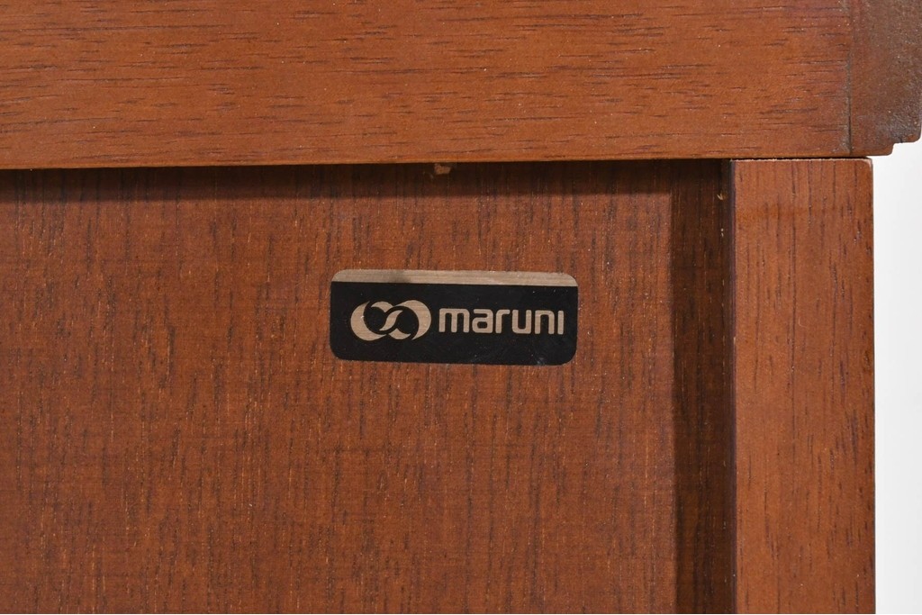 中古　美品　希少な廃番品　maruni(マルニ木工)　地中海ロイヤルシリーズ(ROYAL)　ゴールドの取手と面取り加工が上品なサイドボード　定価30万円相当　(R-085782)
