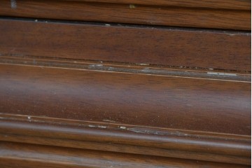 中古　美品　希少な廃番品　maruni(マルニ木工)　地中海ロイヤルシリーズ(ROYAL)　ゴールドの取手と面取り加工が上品なサイドボード　定価30万円相当　(R-085782)