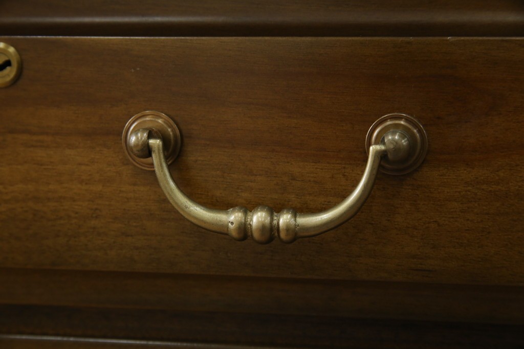 中古　職人手作り　高級品　府中家具　重厚な意匠のプレジデントデスク　定価推定約40万円　(R-085784)