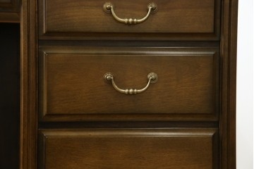 中古　職人手作り　高級品　府中家具　重厚な意匠のプレジデントデスク　定価推定約40万円　(R-085784)